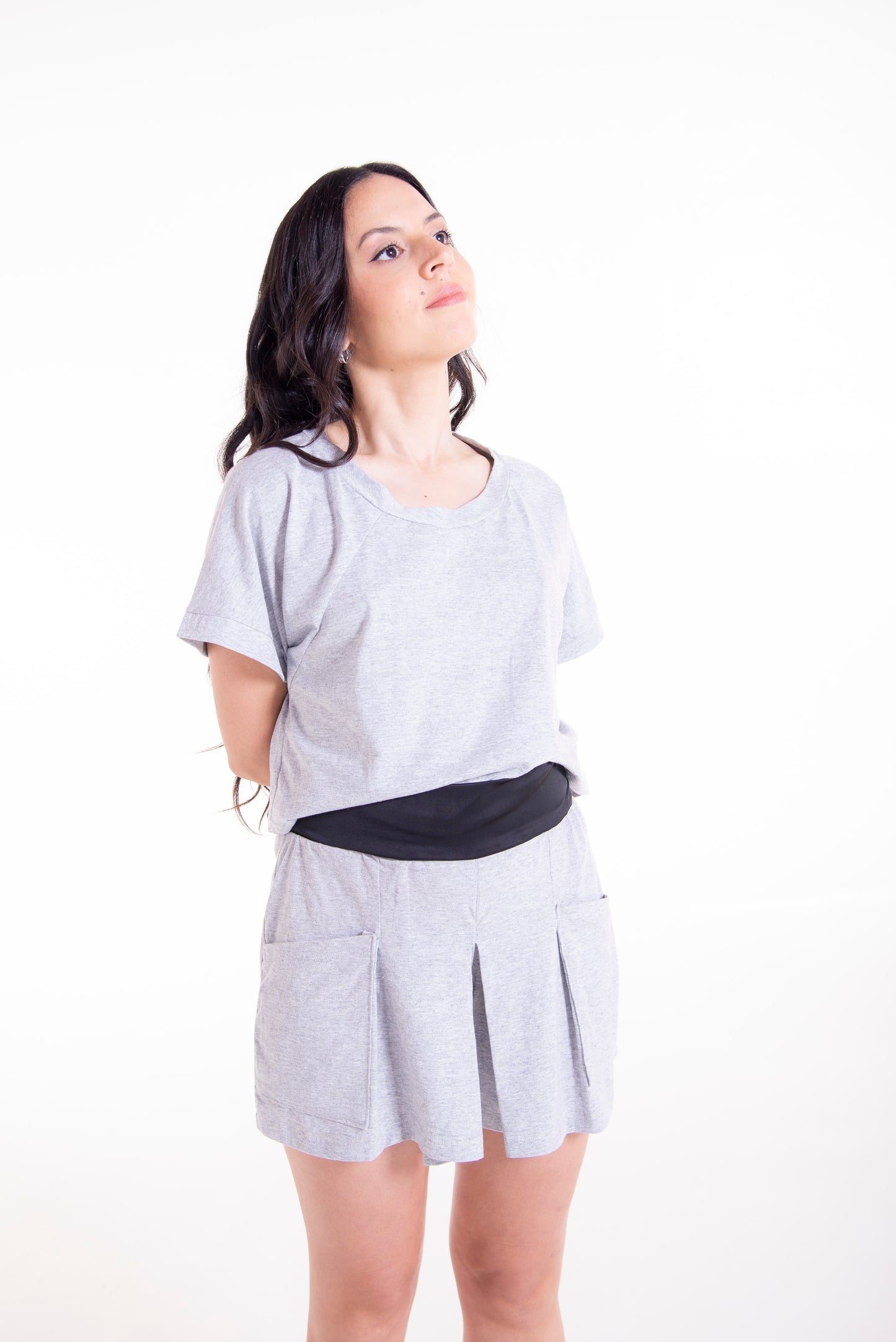 Willow Bloom Set – Regular Length Top Option – Front Pockets View