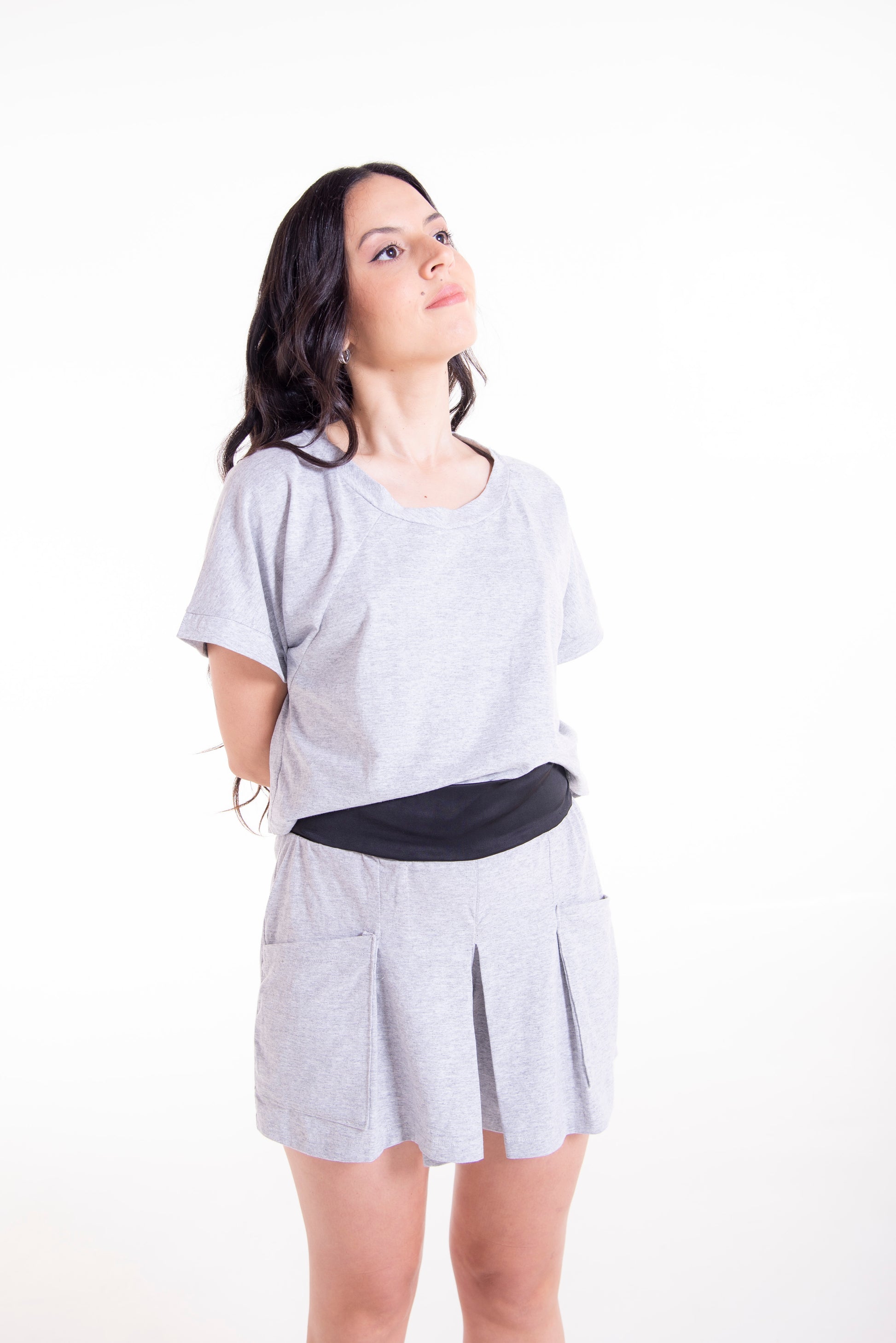 Willow Bloom Set – Regular Length Top Option – Front Pockets View